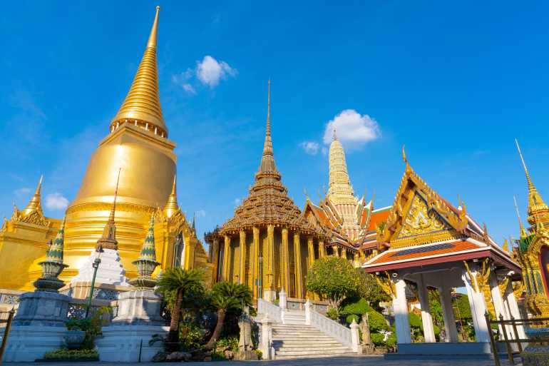 01 02 770 Bangkok Wat Phra Kaew shutterstock 1260813076