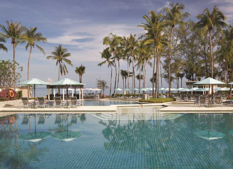 2 09 770 Outrigger Laguna Phuket resort pool7