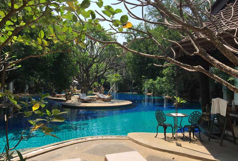 Khum Phaya Resort Spa Pool Bar