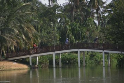1400 Farben Bangkoks 6219817698 6f6d7072ce b 900x600