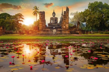 1920 Wat Mahata Sukhothai shutterstock 638220802