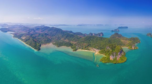 1280 Koh Yao Noi Inselpanorama von oben AdobeStock 442263820