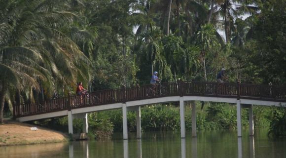1400 Farben Bangkoks 6219817698 6f6d7072ce b 900x600