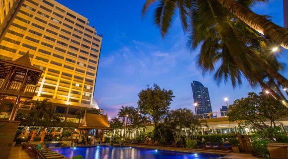 1600 Sala Thai Pool Bar Swimming Pool 3 Ramada Plaza Bangkok Menam Riverside
