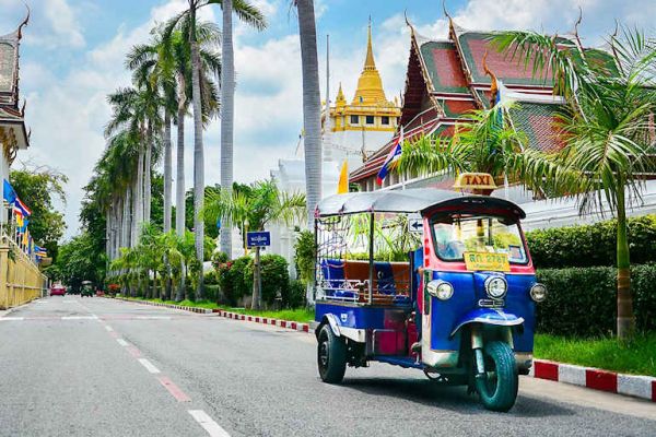 770 Tuk Tuk vor Golden Mount2